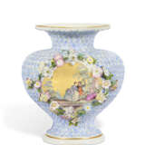 A MEISSEN PORCELAIN FLOWER-ENCRUSTED VASE - photo 3