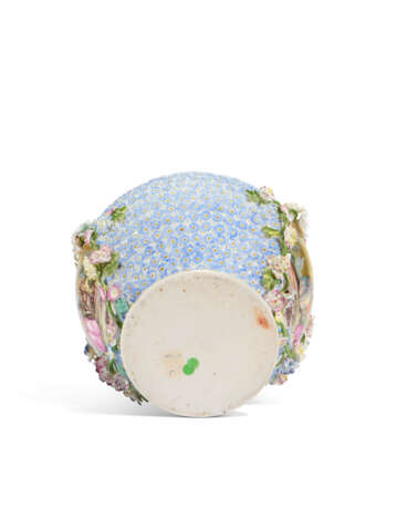 A MEISSEN PORCELAIN FLOWER-ENCRUSTED VASE - Foto 5