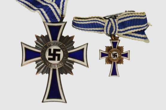Ehrenkreuz der Deutschen Mutter, - photo 1