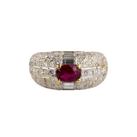 Gold ring with ruby and diamonds. Ruby 21th century - photo 3