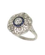 Sapphire. Art Deco style ring in 900 platinum with diamonds and sapphires. 