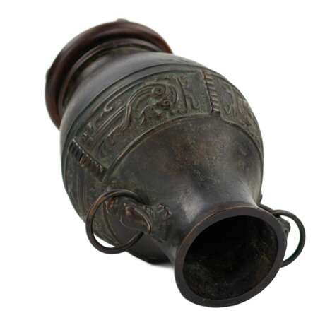 Bronze Jug for wine Hu with Jinwen signs. China. Bronze wood - photo 5