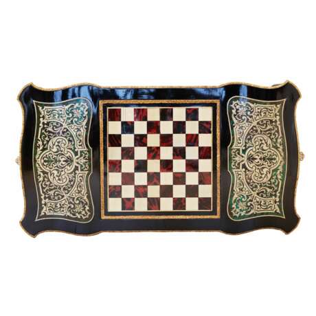  Table de jeu d`&eacute;checs de style Boulle compl&eacute;t&eacute;e de pi&egrave;ces en os. France. 19&egrave;me si&egrave;cle. Laiton Boulle 19th century - photo 6