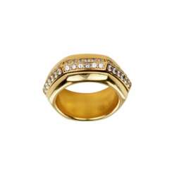 Bague ecrou en or 18 carats avec diamants. Possession de Piaget. 