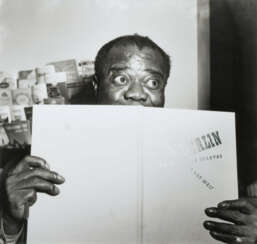 Susanne Schapowalow (Wietz 1922 - Berlin 2022). Louis Armstrong mit Berlinale-Flyer.