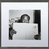 Susanne Schapowalow (Wietz 1922 - Berlin 2022). Louis Armstrong mit Berlinale-Flyer. - photo 2