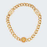 Gianni Versace. Gold-Brillant-Collier mit Mäander-Dekor 'Medusa'. - photo 1