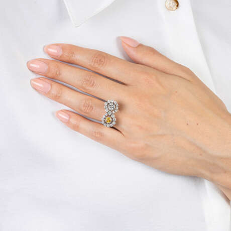 'Toi-et-Moi' Ring mit zweifarbigen Diamanten'. - photo 4