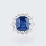 Vivid Blue Ceylon Saphir-Ring mit Diamant-Besatz. - Foto 1