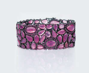 Farbintensives Rubin-Armband in Pink-Purple.