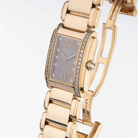 Patek Philippe. Damen-Armbanduhr 'Twenty-4' mit Diamant-Besatz. - photo 2