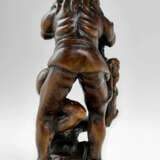 A CARVED WOOD NETSUKE OF ASHINAGA AND TENAGA - фото 4