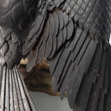 AN IRON ARTICULATED SCULPTURE OF A CROW - фото 6