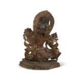 A GILT-COPPER FIGURE OF INDRA - photo 4