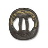 A GOLD-AND-SILVER-INLAID IRON TSUBA WITH DRAGON FLY - фото 1