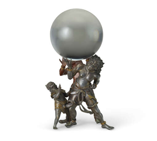 A METAL SCULPTURE OF THREE ONI (DEMON) CARRYING A CRYSTAL BALL - фото 2