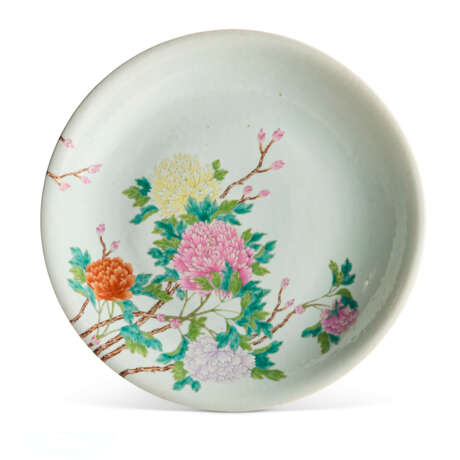 A LARGE FAMILLE ROSE DISH WITH PEONIES - photo 1