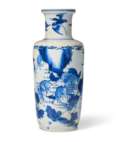 A BLUE AND WHITE ROULEAU VASE - photo 1