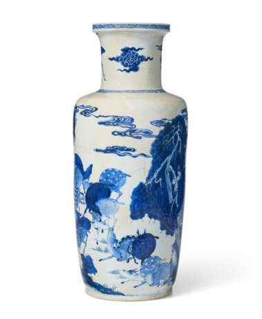 A BLUE AND WHITE ROULEAU VASE - photo 4