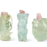 THREE CARVED AQUAMARINE SNUFF BOTTLES - фото 2