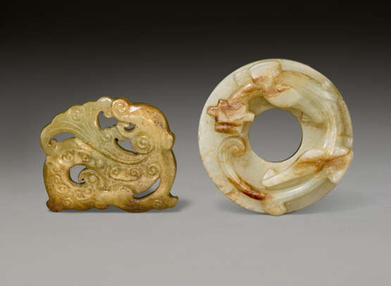 TWO ARCHAISTIC JADE CARVINGS - Foto 1