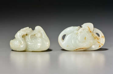 TWO WHITE JADE CARVINGS OF BIRDS