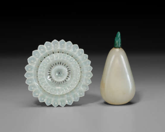 TWO WHITE JADE CARVINGS - фото 1