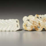 TWO WHITE JADE FIGURAL CARVINGS - фото 3