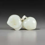 THREE SMALL PALE GREYISH-WHITE JADE VESSELS AND COVERS - photo 3