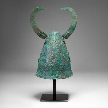 A GREEK BRONZE PILOS HELMET - photo 1