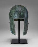 Классическая античность. A GREEK BRONZE ILLYRIAN HELMET