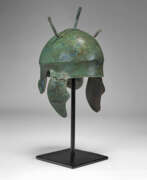 Классическая античность. A GREEK BRONZE CHALCIDIAN HELMET