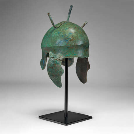 A GREEK BRONZE CHALCIDIAN HELMET - photo 1