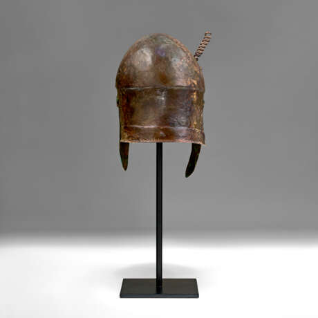 A GREEK BRONZE WARRIOR’S PANOPLY - Foto 4