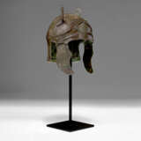 A GREEK BRONZE WARRIOR’S PANOPLY - Foto 6