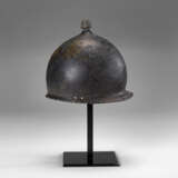 AN ITALIC BRONZE MONTEFORTINO HELMET - photo 3