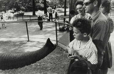 GARRY WINOGRAND (1928-1984)