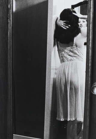 CINDY SHERMAN (B. 1954) - Foto 2