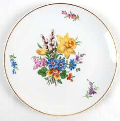 Meissen-Wandteller, Buntes Blumenbukett und Goldrand, Schwertermarke mit mit 4 Schleifstrichen, Dm. 25 cm