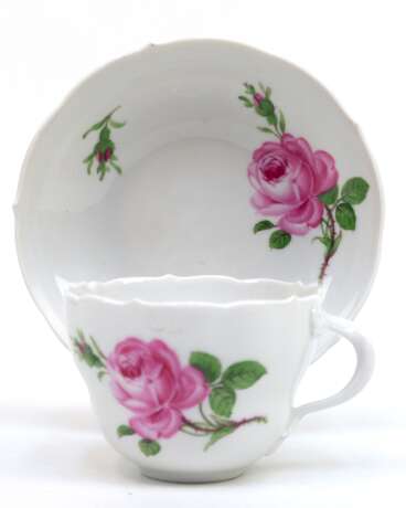 Meissen-Kaffeetasse mit UT, Rote Rose, Neuer Ausschnitt, Tassen-Rand best., 1. Wahl - Foto 1