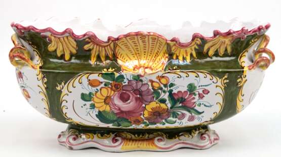 Jardiniere, oval, Keramik, Italien 20. Jh., mit polychromer Blumenmalerei, 2 seitliche Henkel, 21x42x19 cm - Foto 1