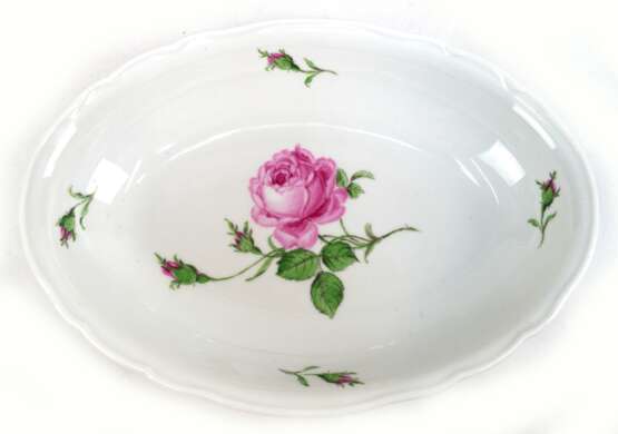 Meissen-Schale, oval, Rote Rose, Neuer Ausschnitt, Schwertermarke mit 4 Schleifstrichen, 5x26,5x18,5 cm - Foto 1