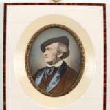 Miniatur "Porträt von Richard Wagner", oval, Öl/Bein, im beinfarbenen Rahmen, ges. 14,3x12,3 cm - photo 1