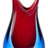 Murano-Vase, Sommerso, rot/blaues Glas, v-förmiger Rand, H. 17,5 cm - фото 1