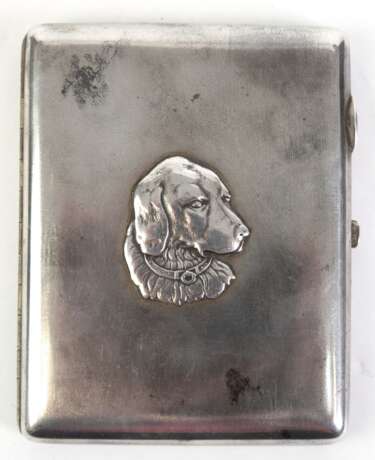 Zigaretten-Etui, 84 Zolot. Silber, innen vergoldet, Rußland, Schauseite mit reliefiertem Hundekopf, ges. 164 g, 10x8x1,2 cm - photo 1