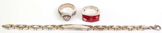 3 Teile 925er Silber-Schmuck, Ges.-Gew. 47,5 g, dabei 2 Ringe mit Herzen, RG 56 und 1 Armband, L. 19,5 cm - photo 1