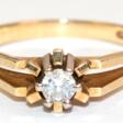 Brillant-Ring, 585er GG, Solitär in strahlenförmiger Fassung, 0,17 k, P1, punziert, Schiene auf Schauseite geteilt, Ges.-Gew. 3,5 g, RG 57 - Prix ​​des enchères