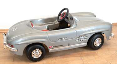 Kinder-Tretauto &quot;Mercedes SL 300&quot;, tt toys toys, Made in Italy, Kunststoff, bespielt, Sitz gebrochen, 45x125x50 cm