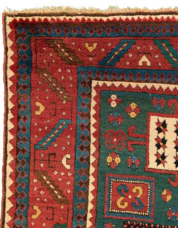 A KARACHOPF KAZAK RUG - photo 4