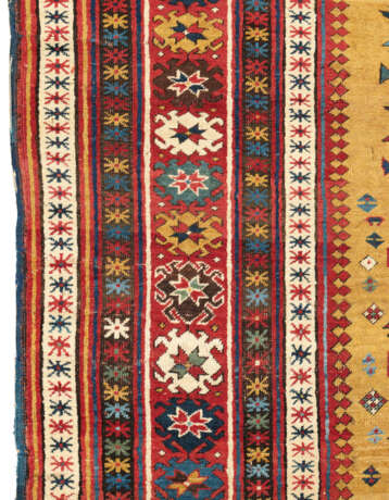 A LONG KAZAK RUG - Foto 3